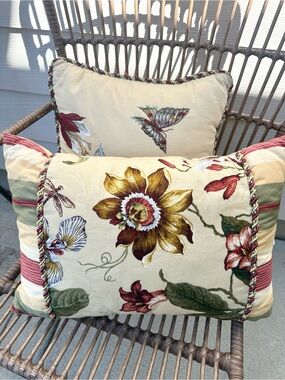 Waverly 2 Embroidered Floral Pillow Bundle